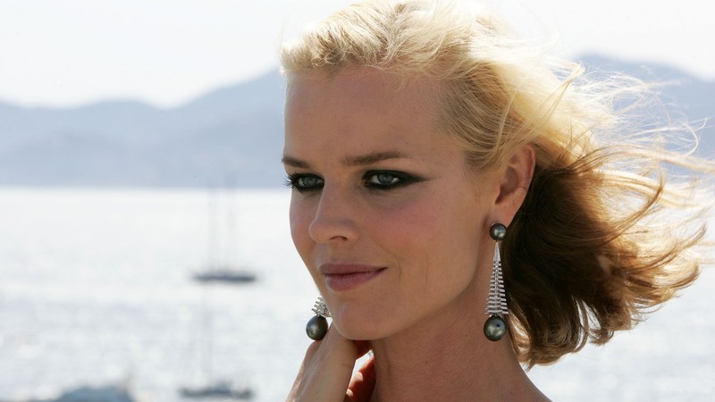 Eva Herzigova, Top Fashion Models 2015, model, actress, blonde, cafe
