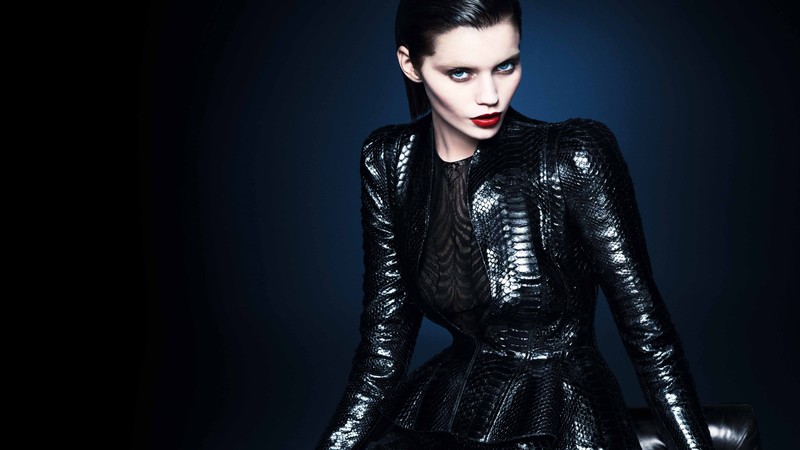 Karmen Pedaru, Top Fashion Models 2015, model, red lips, black suit