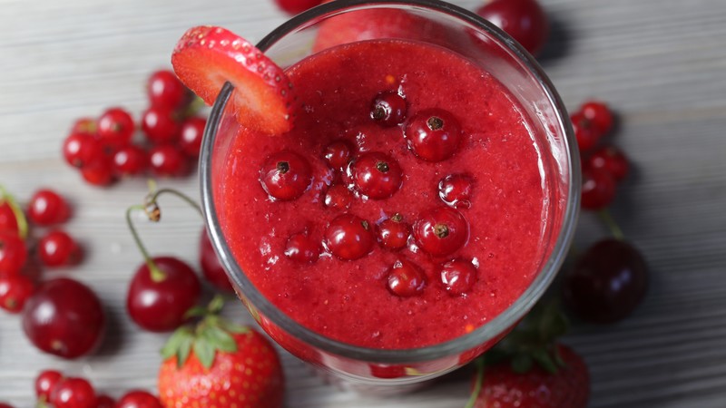 berries, raspberries, strawberries, cherries, currants, ice, mint,