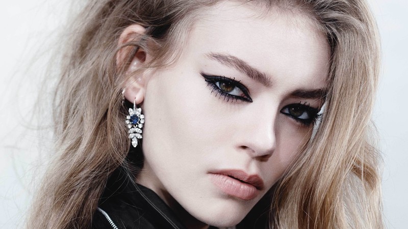 Adrienne Juliger, model, spring 2015 top models, make up, eyes, blonde