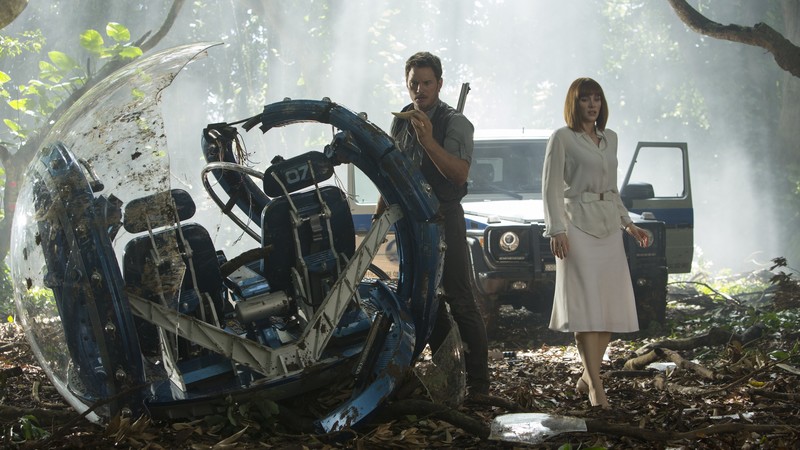 Jurassic World, movie, film, forest, car, Bryce Dallas Howard, Claire, Chris Pratt, Owen, claw, Best Movies of 2015,