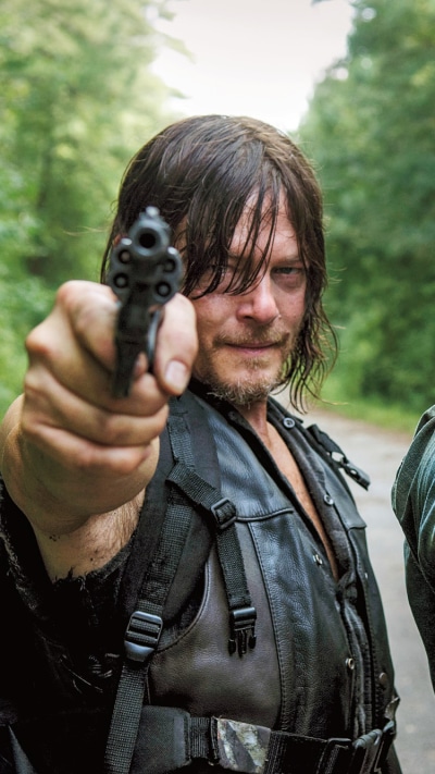 TV Show The Walking Dead, Daryl Dixon, Gun, Norman Reedus, 750x1334