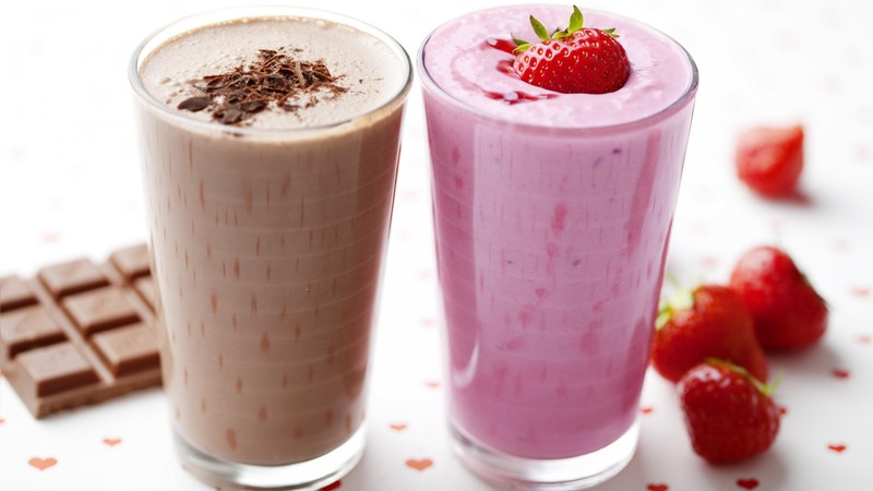 smoothies, chocolate, milk, strawberry