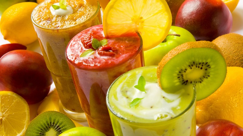 smoothies, fruit, kiwi, apple, orange, strawberry, raspberry, mango,