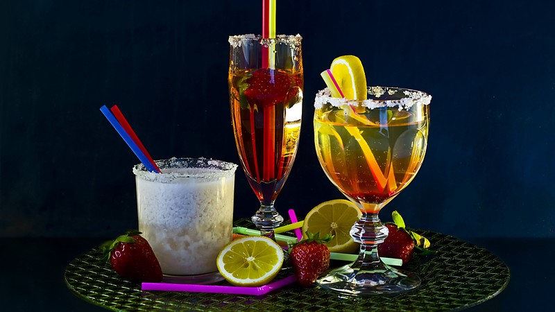 cocktails, Milk shake, strawberry, orange, ice, sugar, lemon,