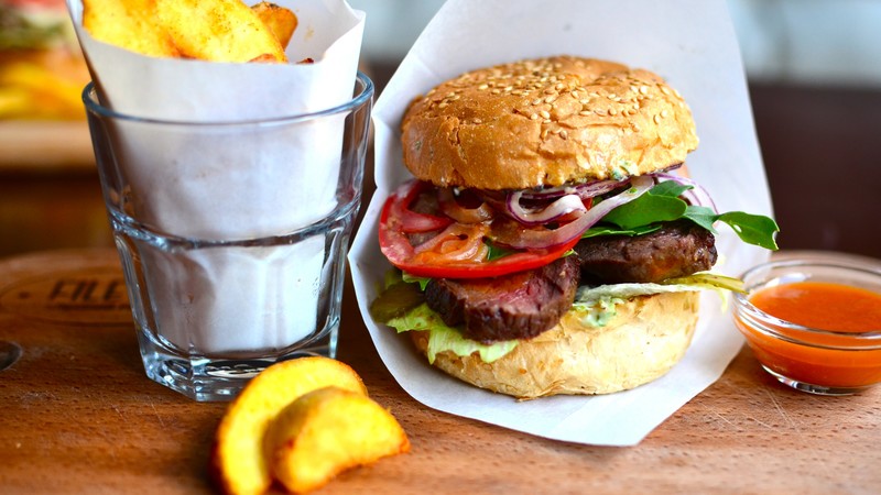 burger, fast food, salad, bun, onions, ketchup, sauce, tomato, potato