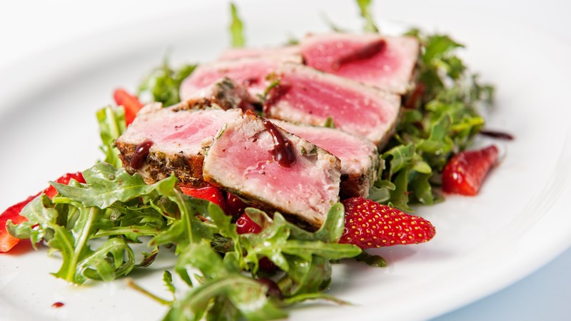 arugula salad, roast beef, raspberry sauce, strawberry