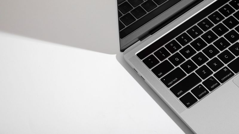 macbook, apple, keys, white, computer, 4k