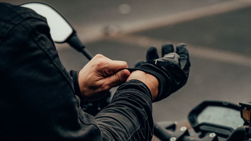 motorcyclist, motorcycle, helmet, gloves, 4k