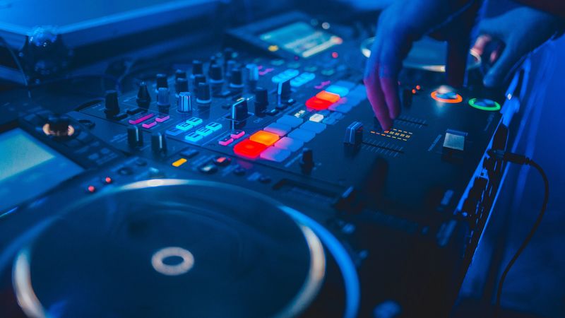 dj, music, disco, installation, 4k