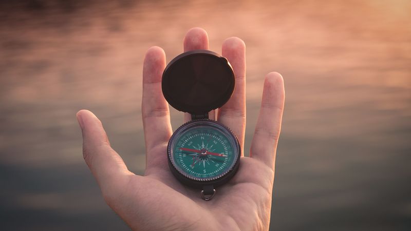 hand, compass, travel, cardinal points, 4k