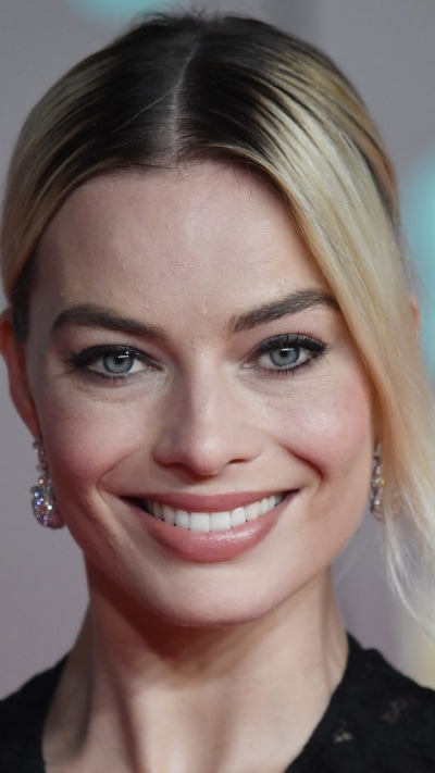 Celebrity Margot Robbie, Actress, Australian, Blonde, Blue Eyes, Smile, 720x1280