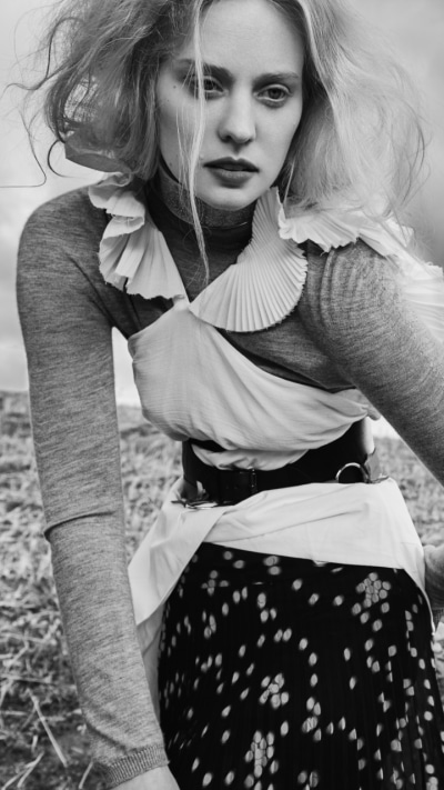 Celebrity Deborah Ann Woll, Monochrome, Black and White, 720x1280