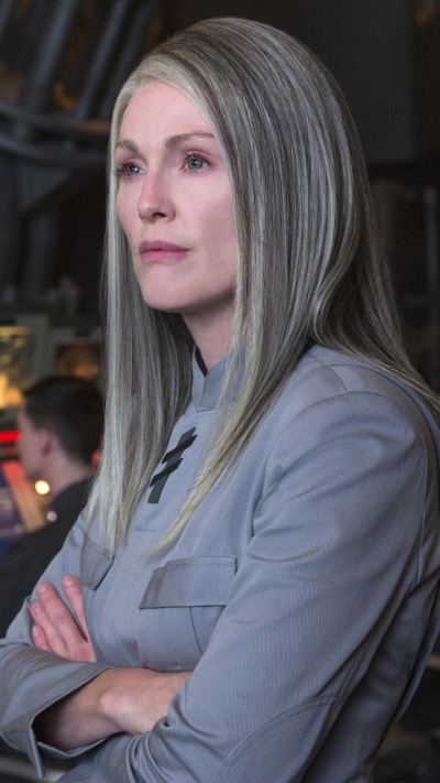 Movie The Hunger Games: Mockingjay - Part 2, Julianne Moore, 720x1280