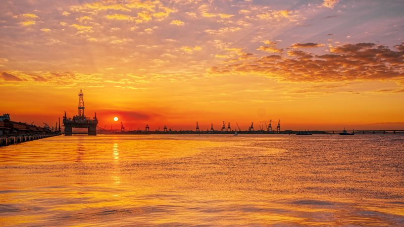 sunset, horizon, water surface, pier, 4k