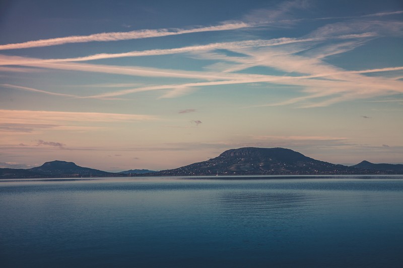 mountains, seashore, sky, water, ocean, outdoors, 5k, 4k