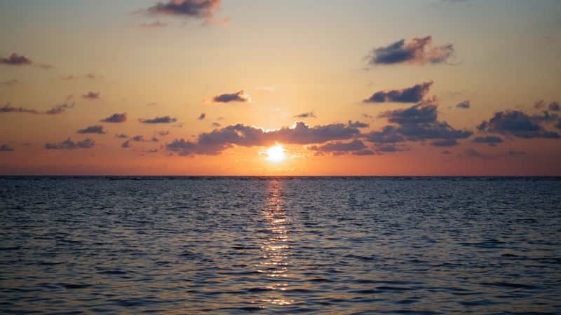 sunset, sea, waves, sun, clouds, 4k