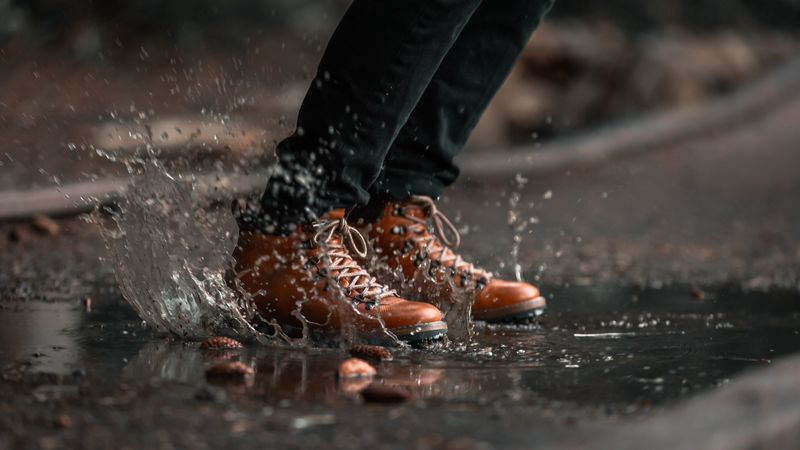feet, puddle, splash, water, jump, 4k