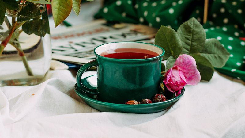 cup, tea, roses, flowers, still life, 4k