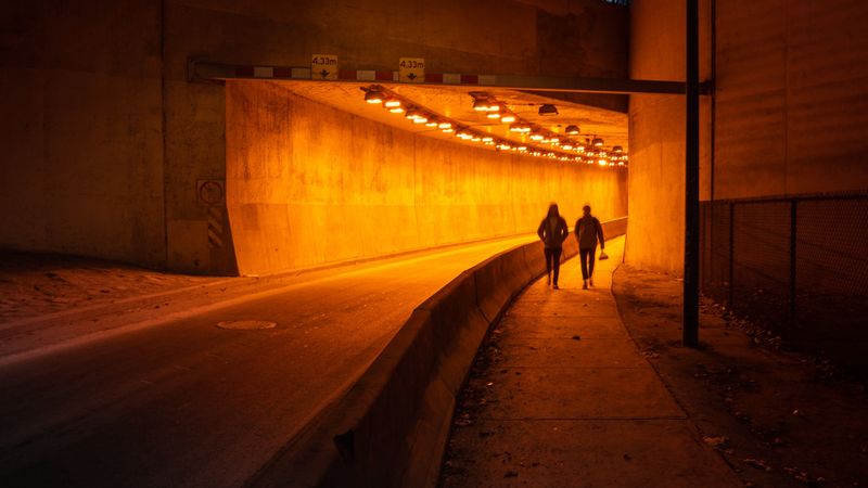 people, silhouettes, tunnel, dark, 4k