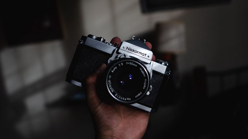 camera, lens, retro, hand, dark, 4k