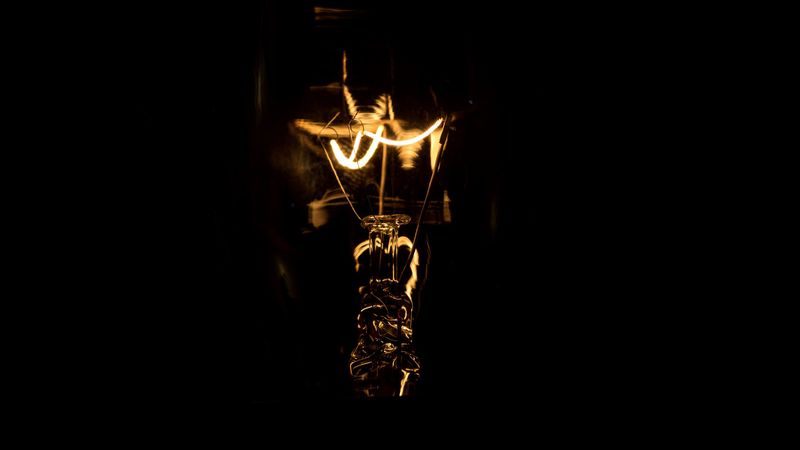 light bulb, dark, darkness, light, electricity, 4k