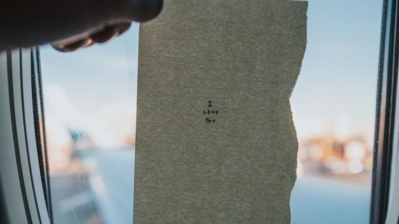 window, paper, inscription, porthole, hand, 4k