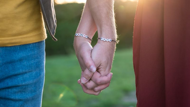 hands, fingers, touch, bracelets, couple, 4k