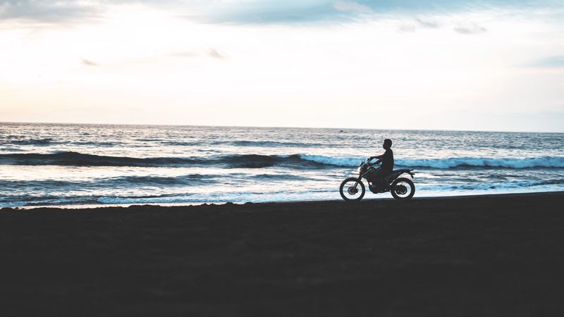 motorcycle, motorcyclist, beach, dark, silhouette, 4k