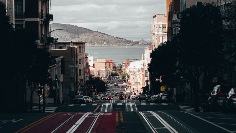 road, street, buildings, city, coast, 4k