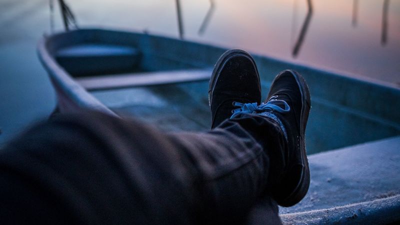 boat, legs, rest, lake, dusk, 4k