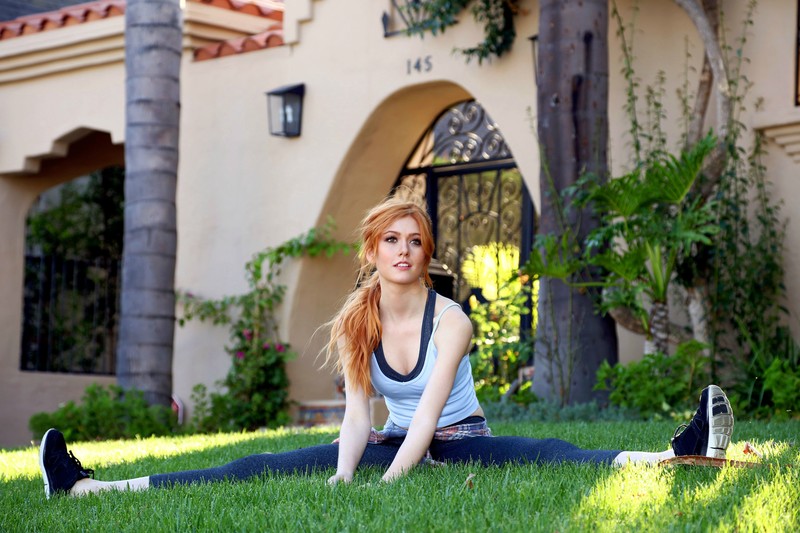 katherine mcnamara, celebrities, girls, yoga, yoga pants
