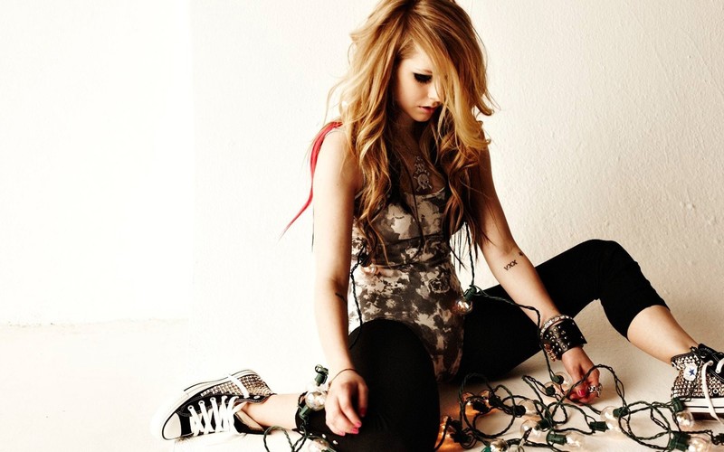 avril lavinge, singer, music, girls, tattoos