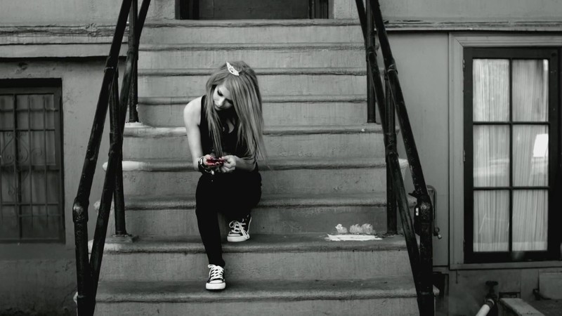 avril lavinge, singer, music, girls, sad