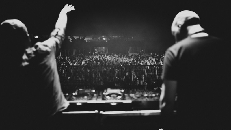 dj, music, crowd, black and white
