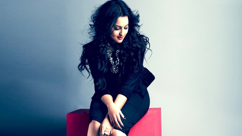 sonakshi sinha, indian celebrities, girls, desi girls