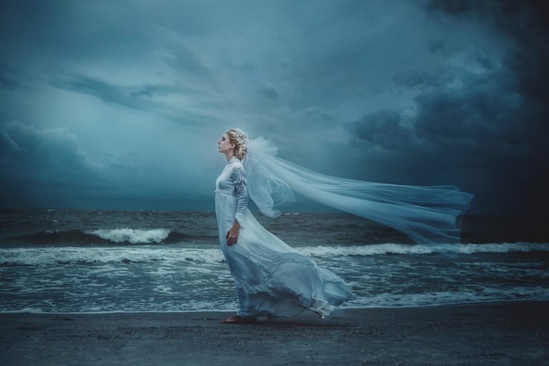 women, girls, sea, birds