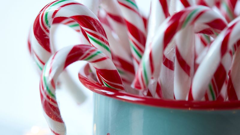 candy canes, candy, mug, new year, christmas, 4k