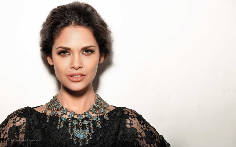 esha gupta, indian celebrities, girls, desi girls