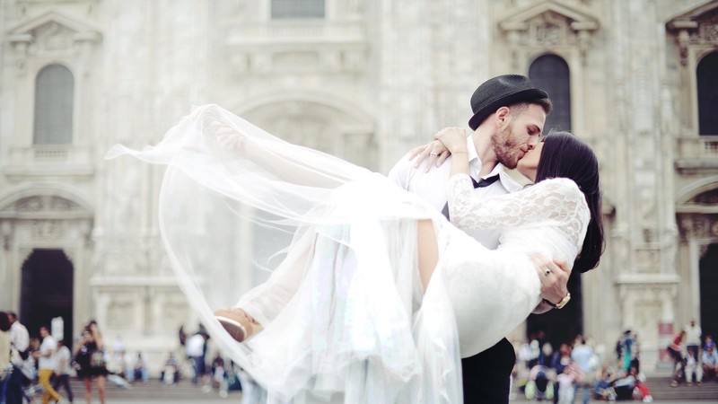 weeding couple, kiss, love