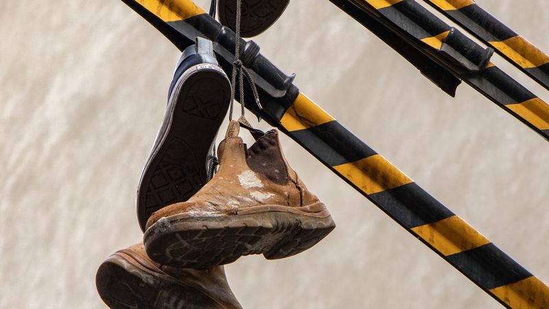 sneakers, shoes, hang, 4k