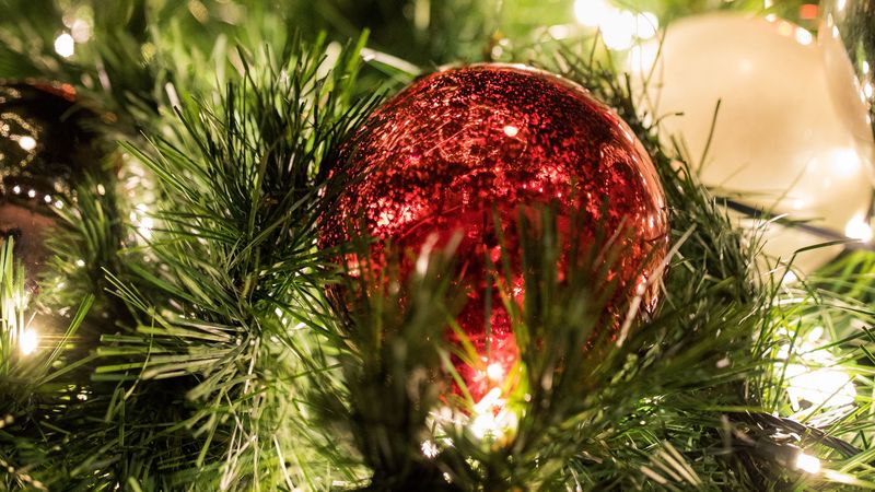 tree, balls, garland, new year, decoration, 4k