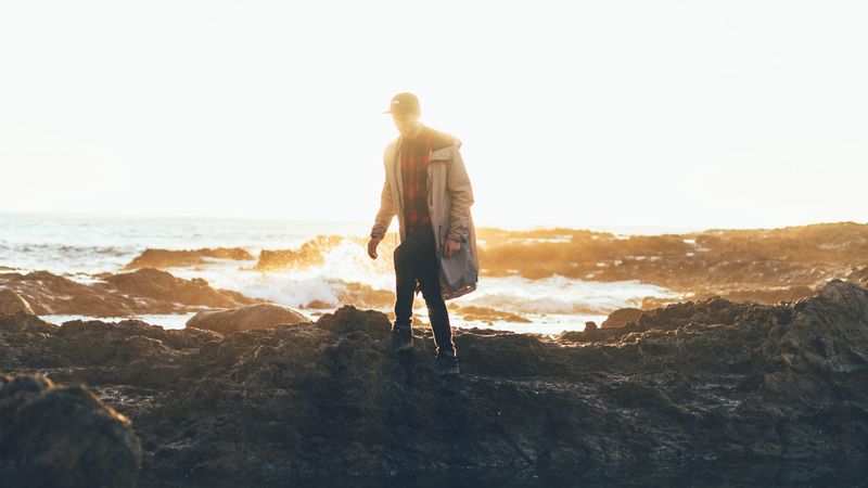 man, sea, coast, sunlight, waves, 4k