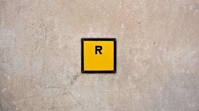 letter, symbol, plate, wall, 4k