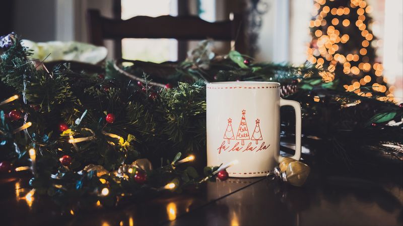 mug, tree, garland, decoration, new year, christmas, 4k