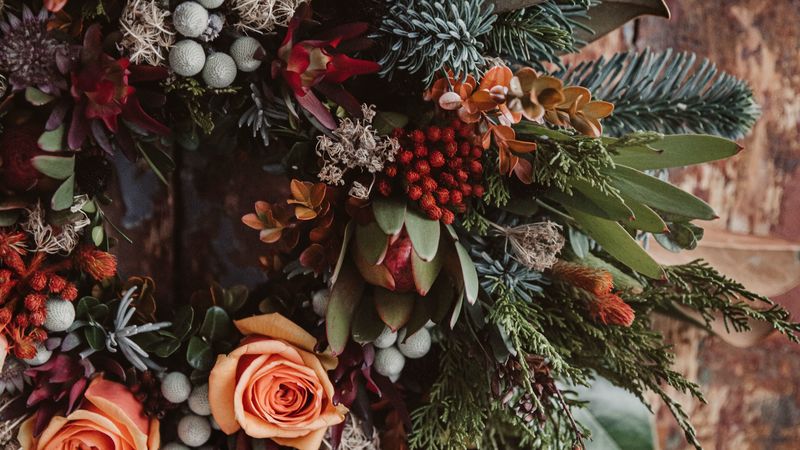 wreath, flowers, branches, berries, decoration, 4k