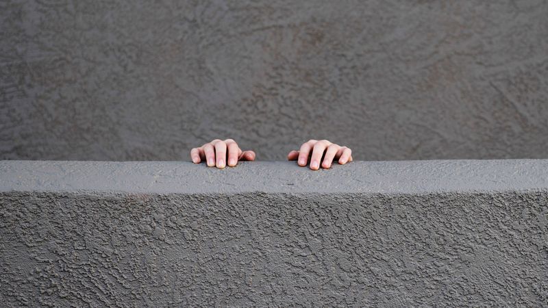 wall, hands, gray, concrete, minimalism, 4k