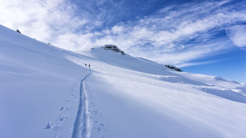 snow, trace, skiers, silhouettes, slope, mountain, 4k