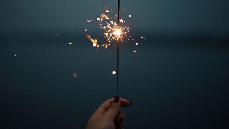 sparklers, sparks, hand, burn, glare, 4k
