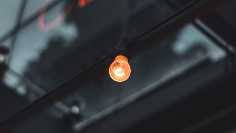 light bulb, light, glow, electricity, lighting, 4k